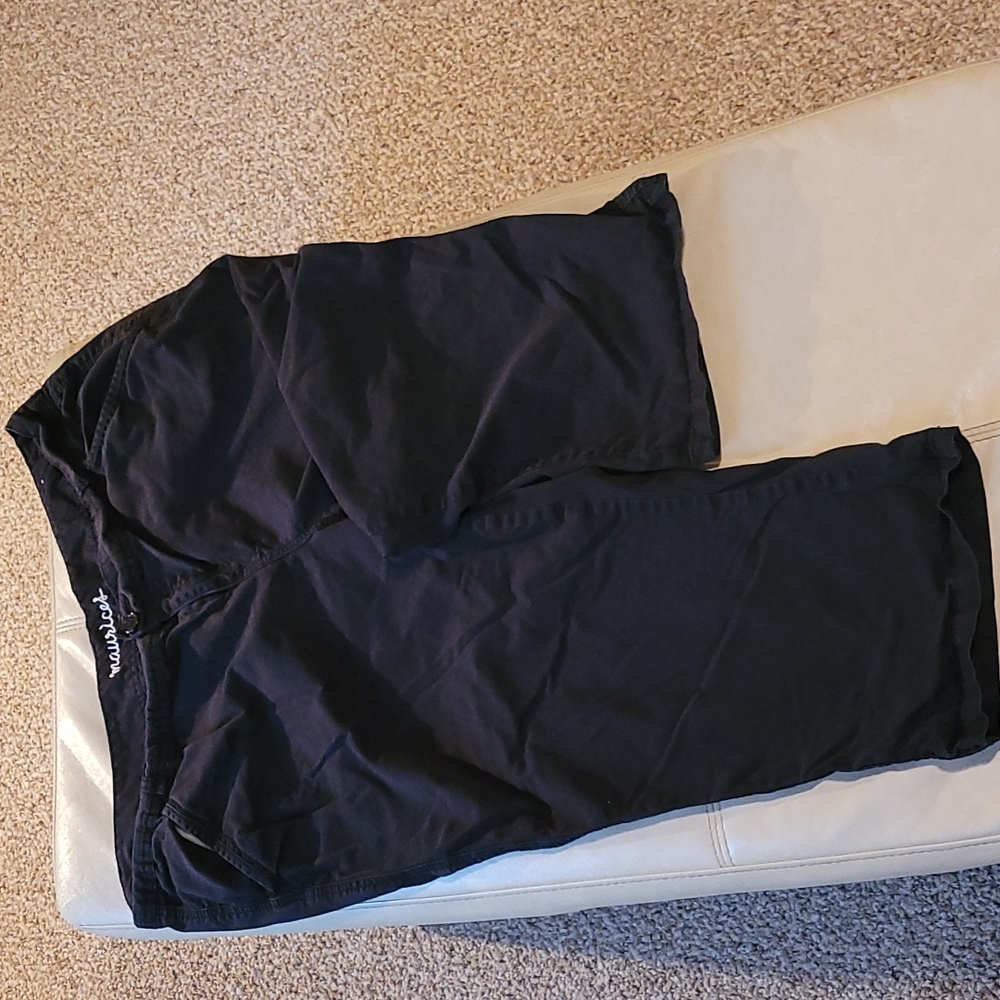 Black kakhi capris